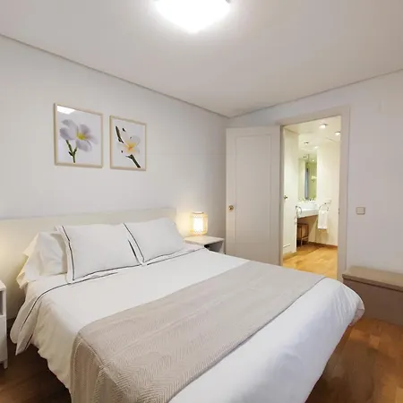 DFLAT Escultor Madrid Apartments-3